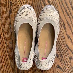 Elaine Turner slip on ballet flats